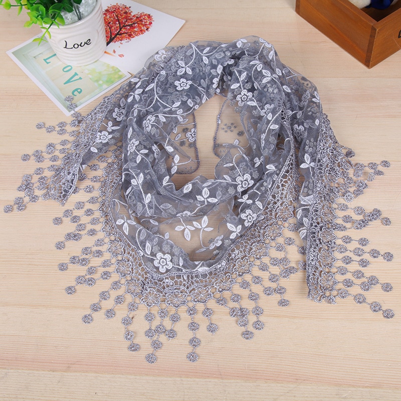 Kvinnors tofs franskant triangulär spets halsduk dam spets ihåliga tofs halsdukar wrap sjal triangel stal mjuk scarf