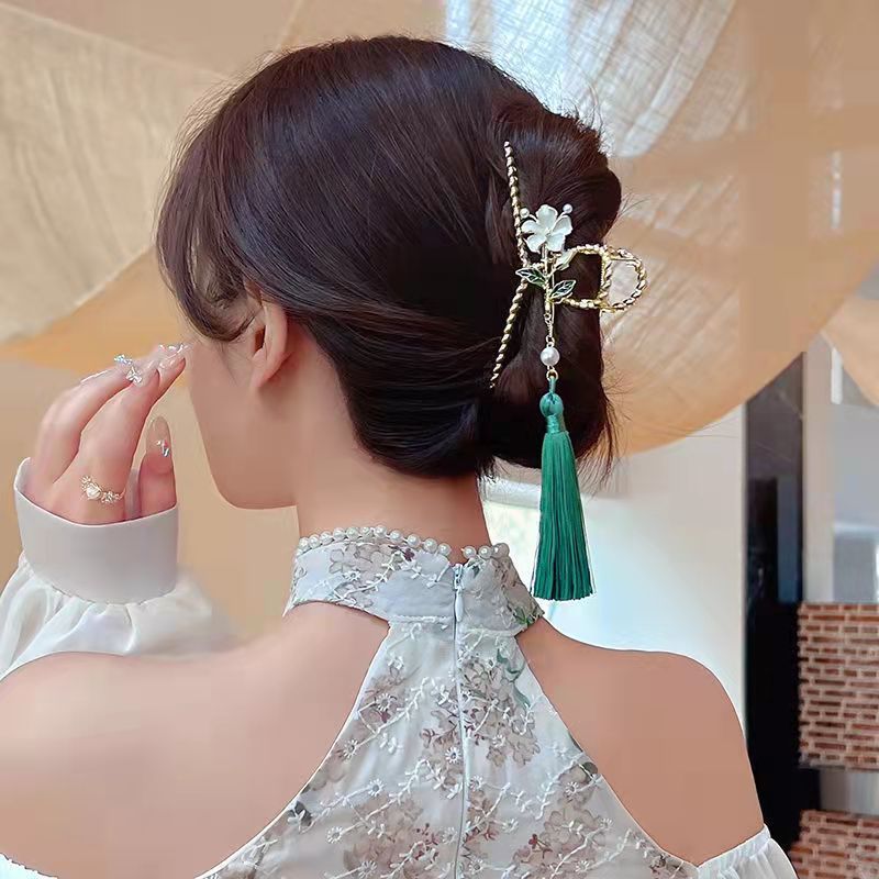 Pinzas para el pelo de estilo chino, horquillas de aleación de Palacio, horquillas de Camelia, pinzas de cangrejo con borla verde, accesorios para el cabello con personalidad