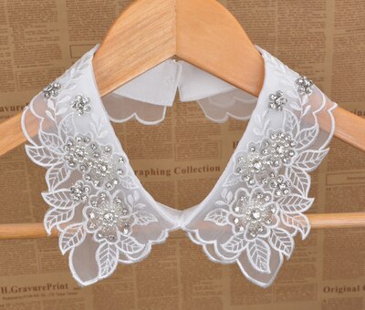 Chemise et faux col pour femmes | , fait à la main, faux col, accessoires de décoration en dentelle avec strass, collier cravate: A16