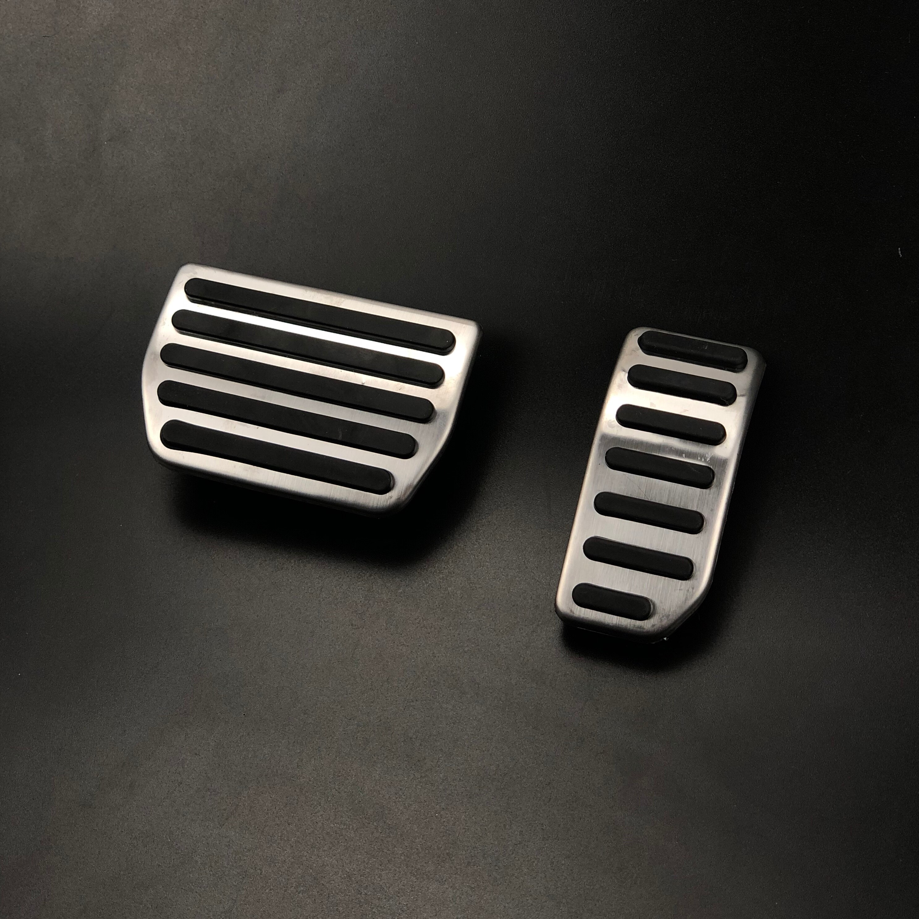 Car accessories Fuel Brake Pedal For Volvo S60 S60L V60 XC60 XC70 S80 S90 V90 XC90 XC40 S40 V40 C30 C70 LYNK&CO GEELY BOYUE