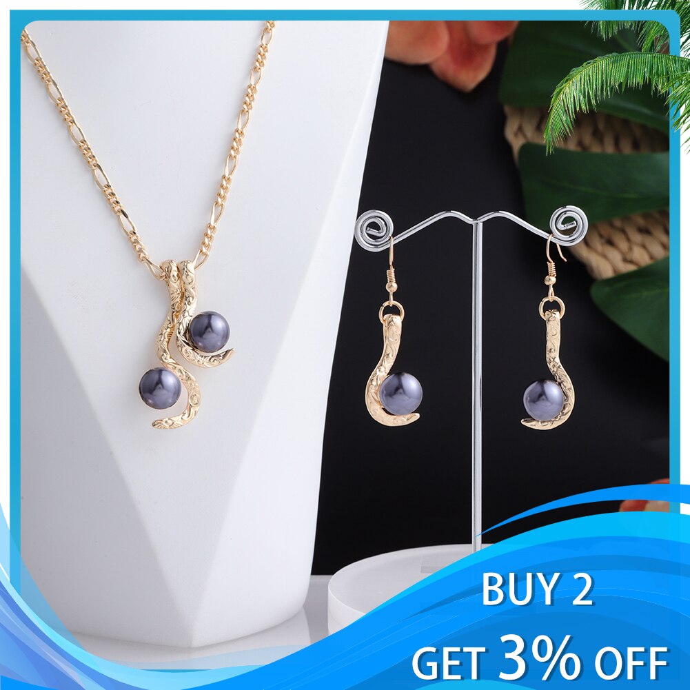 Schmucksets mit bunten perlen, anhängern, ohrringen und halsketten von coco hawaiian pearl – perfekt für damen, partys und hochzeiten.