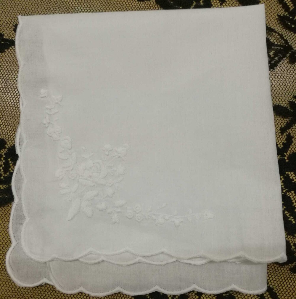 Set  of 12 vita bomull dam näsdukar 12- tums bröllopsnäsduk kvinnor näsduk med scallooed kanter &amp; broderade blommor