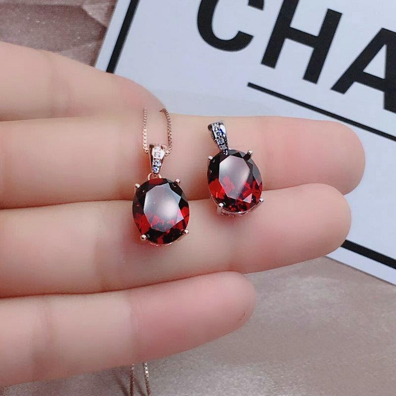 Garnet Pendant Simple Clavicle Ruby Necklace Girls' Day Jewelry Accessories
