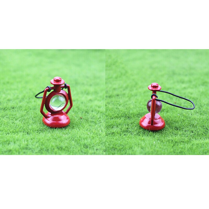 Nuovo 1: 12 in Miniatura Casa Delle Bambole Rosso Cherosene Lampada di Olio per Blyth BJD Casa di Bambola Decorazione Accessori Giocattoli per I Bambini