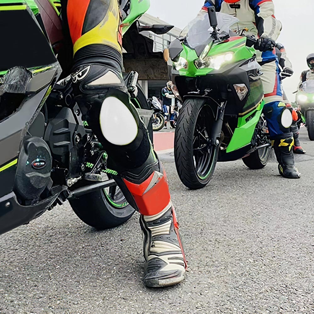 Universele kniebeschermers voor motorfietsen, kniebeschermers voor motorcross, racefietsen, beschermingshoes, crashbestendige kniebeschermers voor motorrijuitrusting