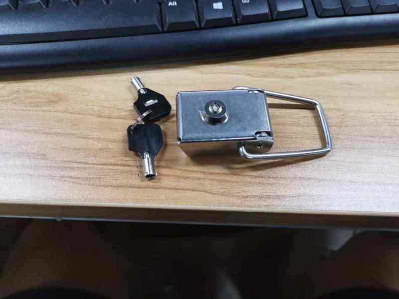 Stainless Steel Hasp Safety Lock Box Case Toggle Latch Catch Buckle Clasp with 2 Keys Hasp
