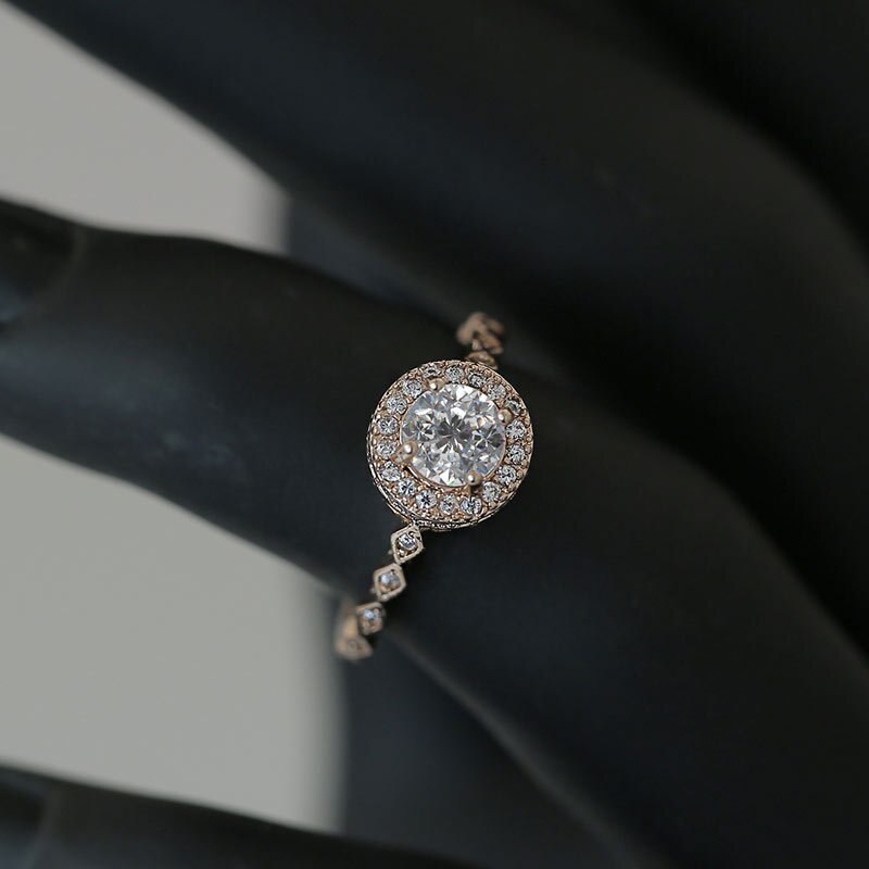 Huitan Grote Ronde Creatieve Rose Goud Mode Kubieke Zirkoon Wedding Bridal Griffenzetting Ring Voor Vrouwen & Vriendin