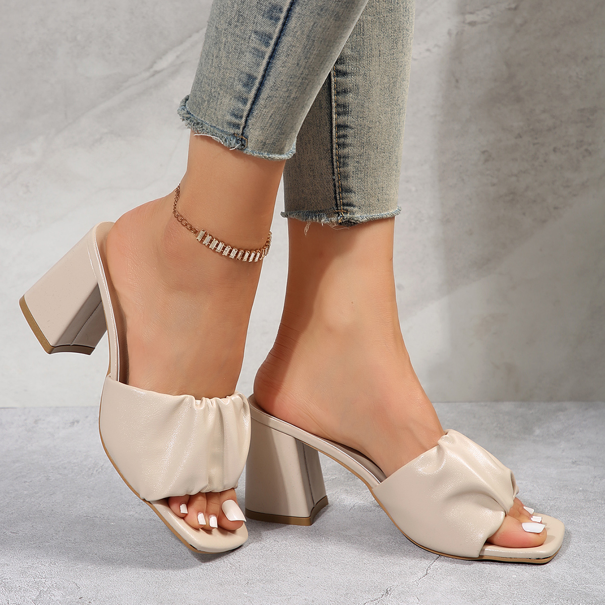 Zapatillas de tacón alto plisadas para mujer, Sandalias de tacón grueso de cuero Pu de verano 2025, zapatos de vestir elegantes de talla grande 43 para mujer