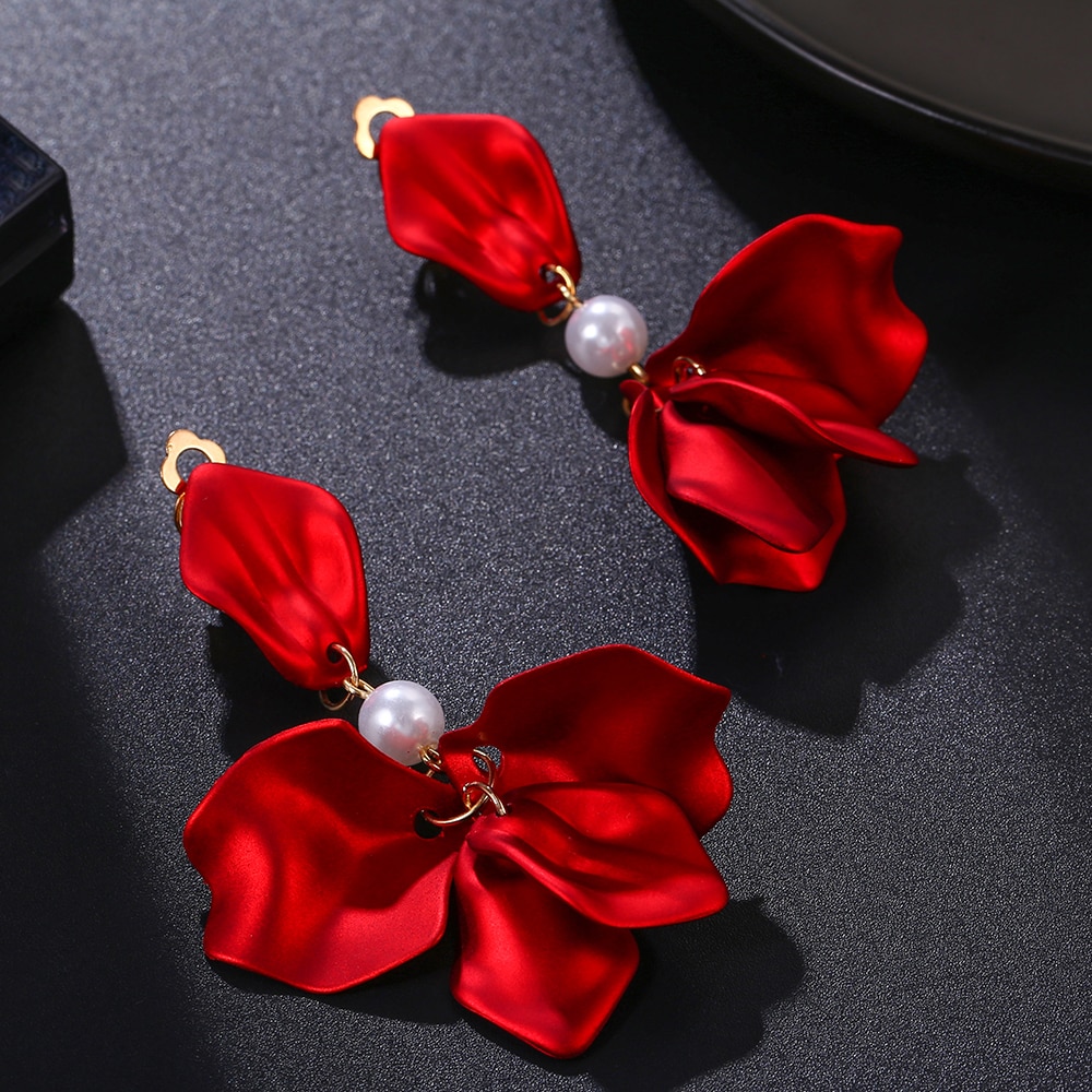 Erklæring rød blomst kronblad klip på øreringe til kvinder fest ørering til kvinder smykker