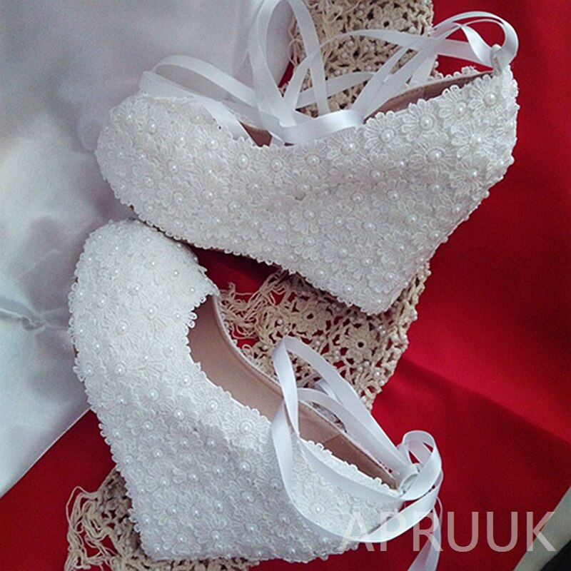 Plus size 41 42 super hoge 11cm wedges hakken off white kant bruidsschoenen bruid luxe handgemaakte parels bruidsavond feest pump