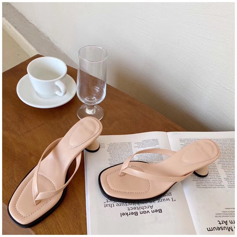 Suojialun sommar kvinnor smalband flip flop högklackat tofflor kvinnliga peep toe sandaler för klänning skor tofflor: Rosa / 35