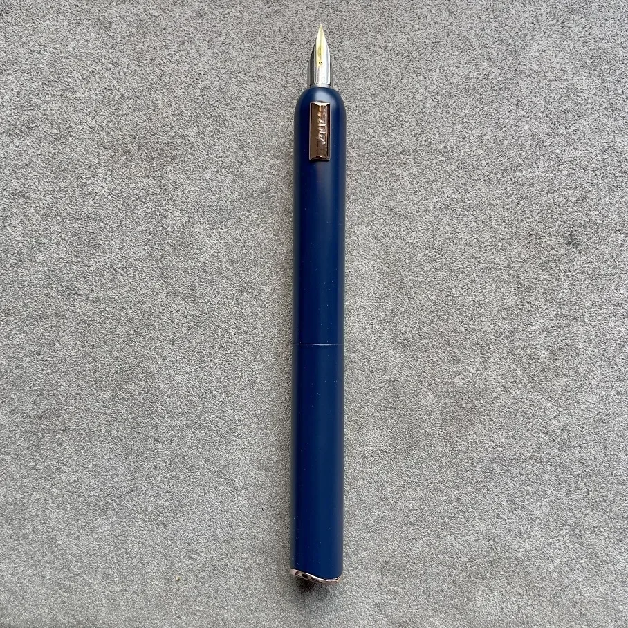 LM Red Dot Award Dialog Focus CC stylo plume noir titane 14K or pointe plume encre stylos rétractables: Bourgogne