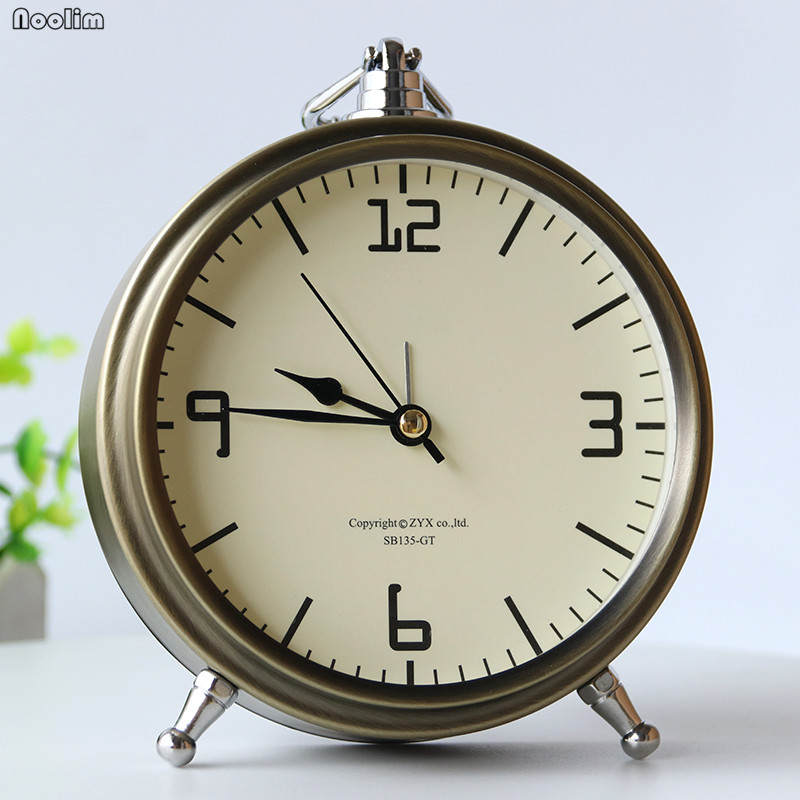 Digital Alarm Clock Simple Mute Round Metal Portable Bedside Clock European Home Living Room Table Decoration