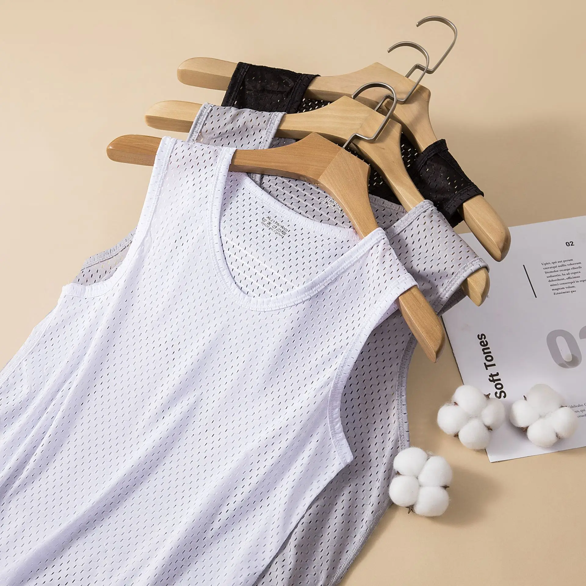 Chaleco de malla para hombre, camisetas sin mangas de culturismo de secado rápido de seda helada, chaleco estrecho sin mangas para Fitness, camisetas deportivas informales para Fitness