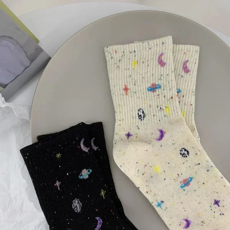 Calcetines divertidos con de estrellas y Luna para mujer, calcetín de tubo espacial con planeta Harajuku, colorido, dulce, cálido, informal, ropa de calle Meias