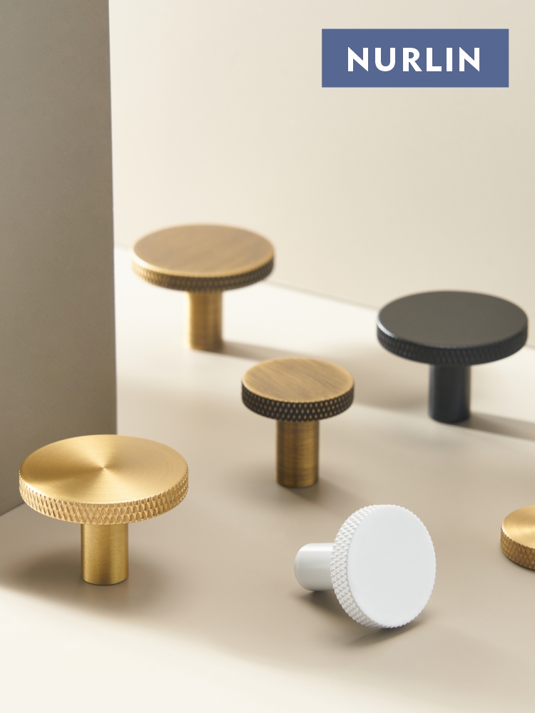 Nurlin Schrankknöpfe aus massivem Durcheinander mit Rändelmuster, mattes Antikmessing, Schwarz-Weiß-Gold, Schrankgriffe, Zauberstab- und Badezimmerhaken