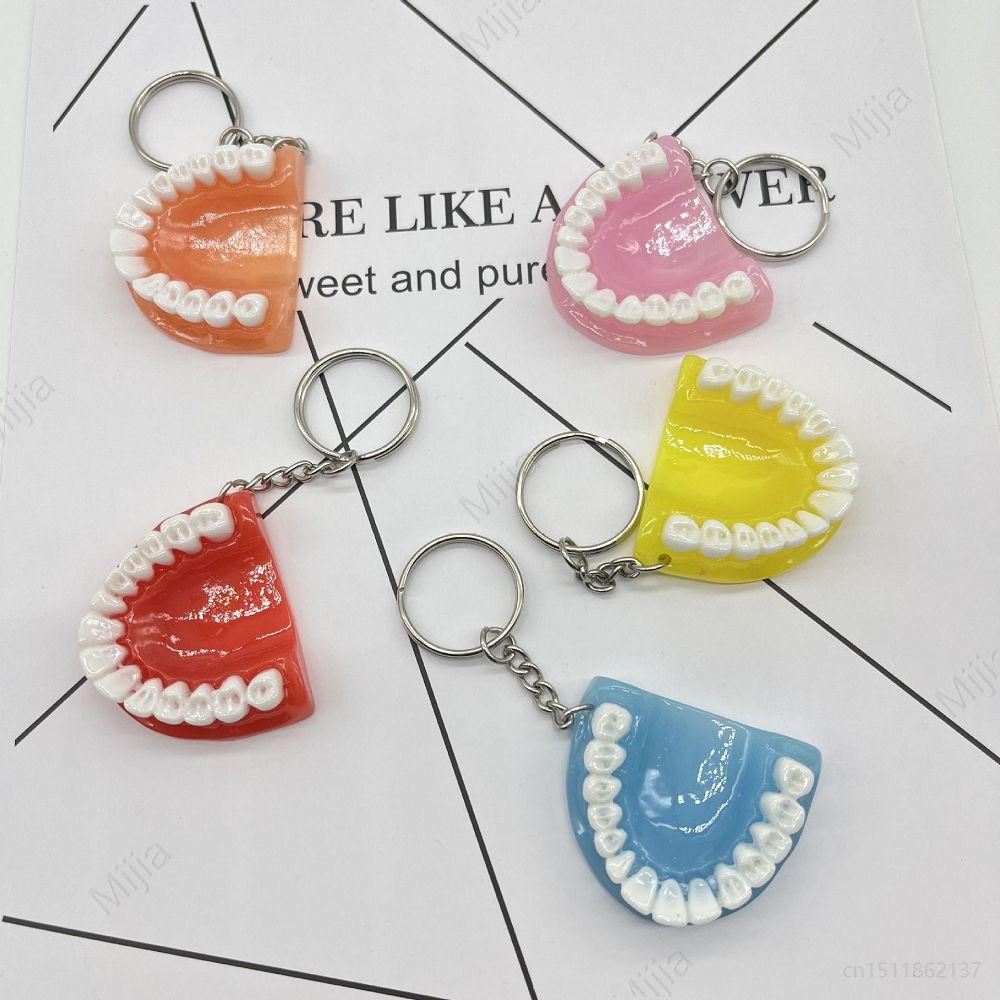 Lustige Harz Zahn Schlüsselanhänger Zahnarzt Anhänger Simulation Mini Prothese Schlüsselanhänger für Tasche Hängen Ornament Auto Schlüssel Ringe