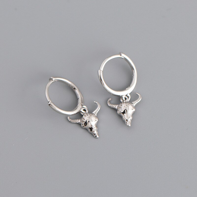 Xiyanike Zilver Kleur Bull Head Hanger Oorringen Vrouwelijke Halloween Sieraden Mooie Mode Accessoires Paar: VES7882