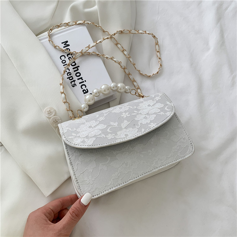 Sac à bandoulière en dentelle perlée pour femmes, sacoche à main de styliste à la , nouvelle tendance 2022 en cuir PU avec chaîne Simple: White