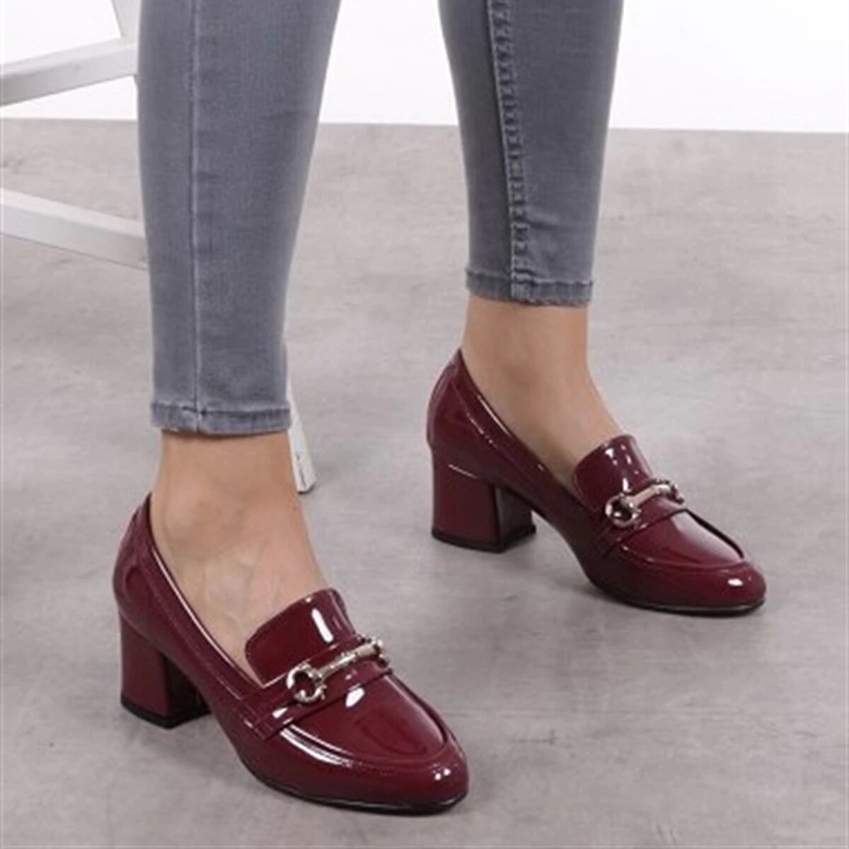 Mio Gusto Jamie noir, Tan, bordeaux couleurs 5Cm hauteur de talon décontracté chaussures de confort pour femmes , femmes chaussures , mocassin femme , chaussure femme , basket femme , basket femme