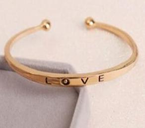 Kærlighedsbreve armbånd, udsøgte elskere armbånd, åbning justerbar størrelse bedst til valentinsdag: Guld