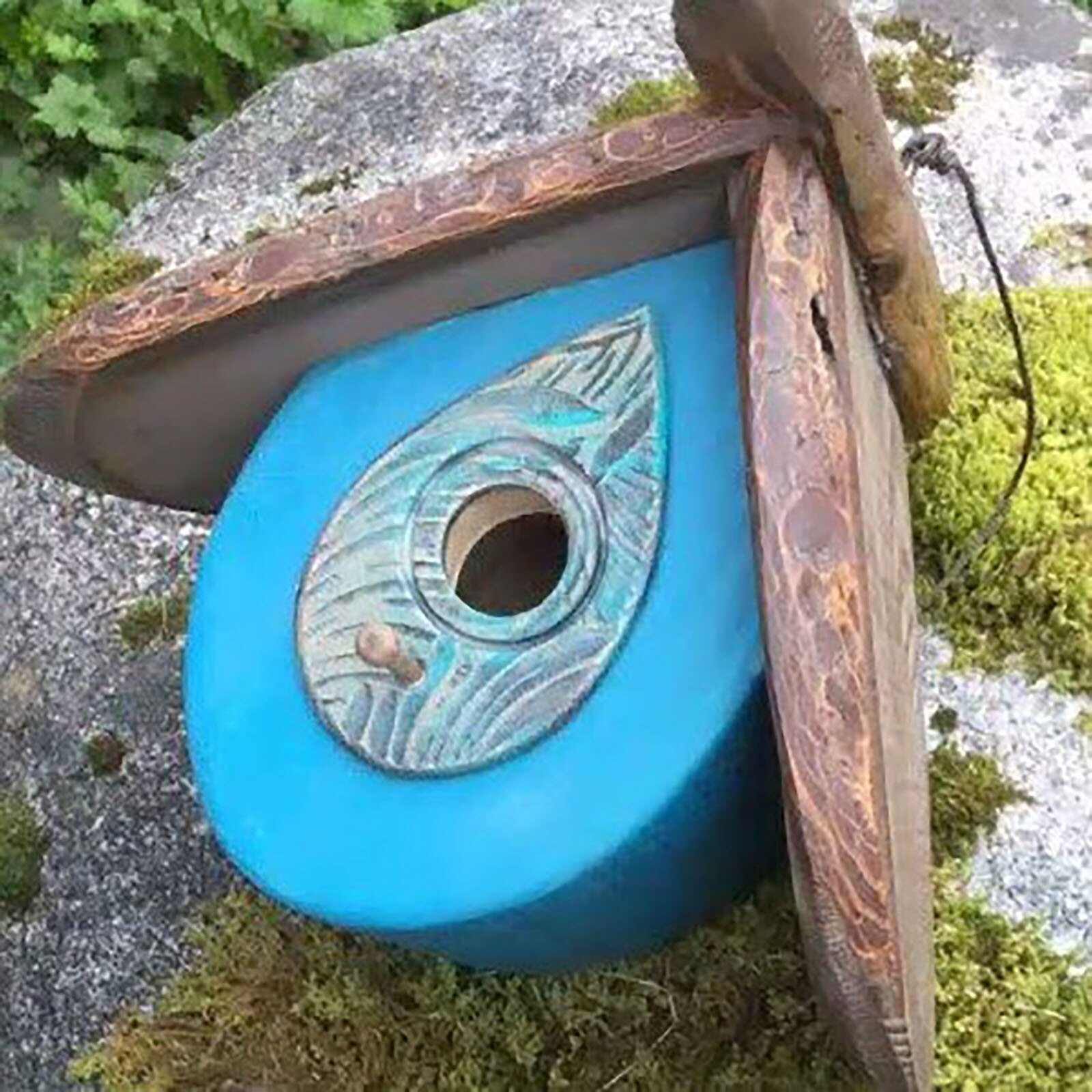 Hanging Wooden Bird Feeder Hand Carved Wooden Birdhouse Outdoor Bird Feeder Spring Decoration Garden Feeding Pet Supplies