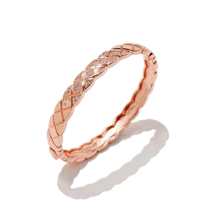 Branded bracelet jewelry independent style Exquisite simple retro diamond pattern personality style: rose gold