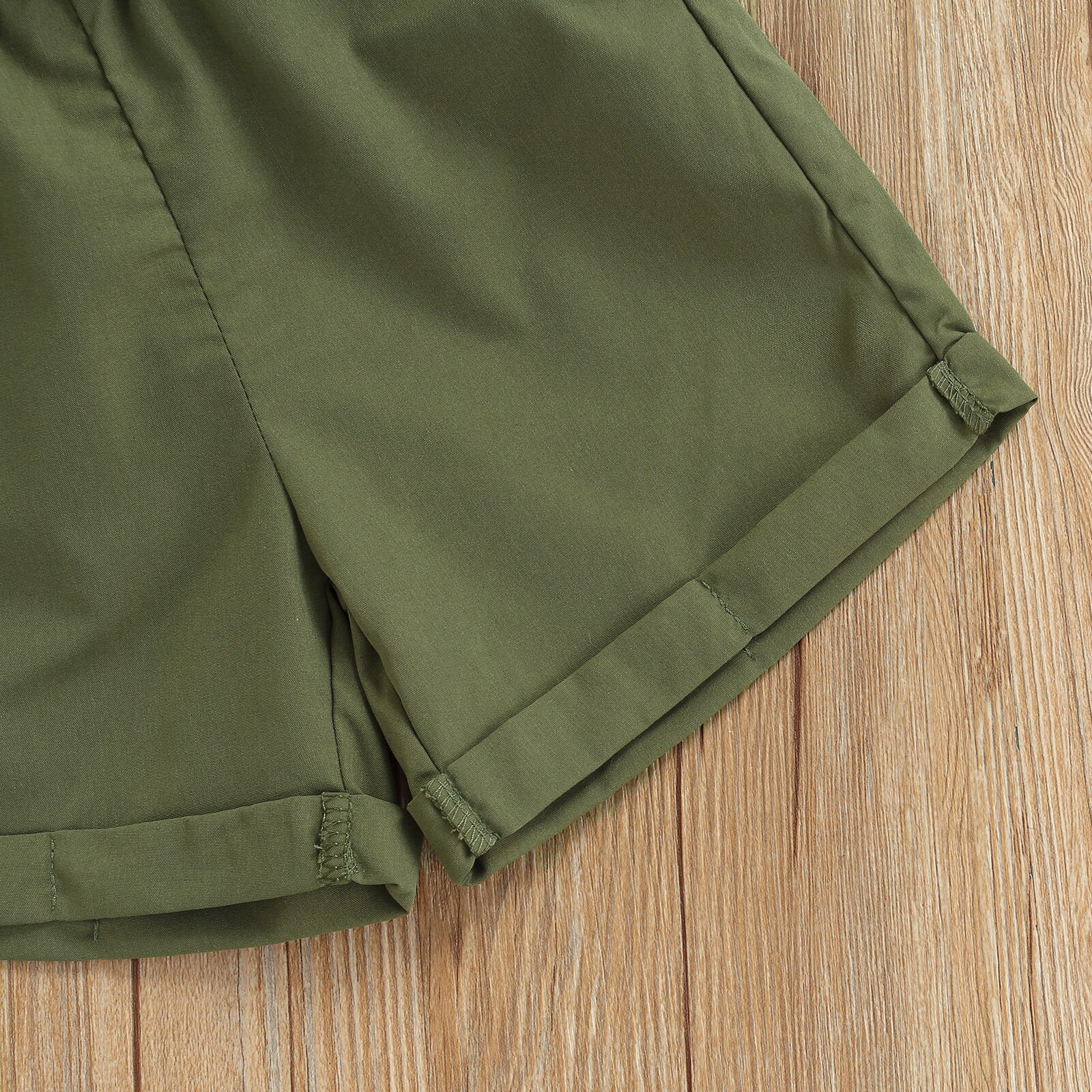Completi a tre pezzi per neonate per bambini, gilet scavato senza maniche con una spalla + pantaloncini con tasche laterali + cintura decorativa 1-6T