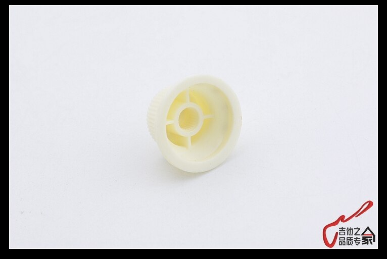 1 Set ( 3 Pieces ) GuitarFamily Aged White Electric Guitar Plastic Control Knobs ( 24 Splines ) ( #1062 ) MADE IN KOREA