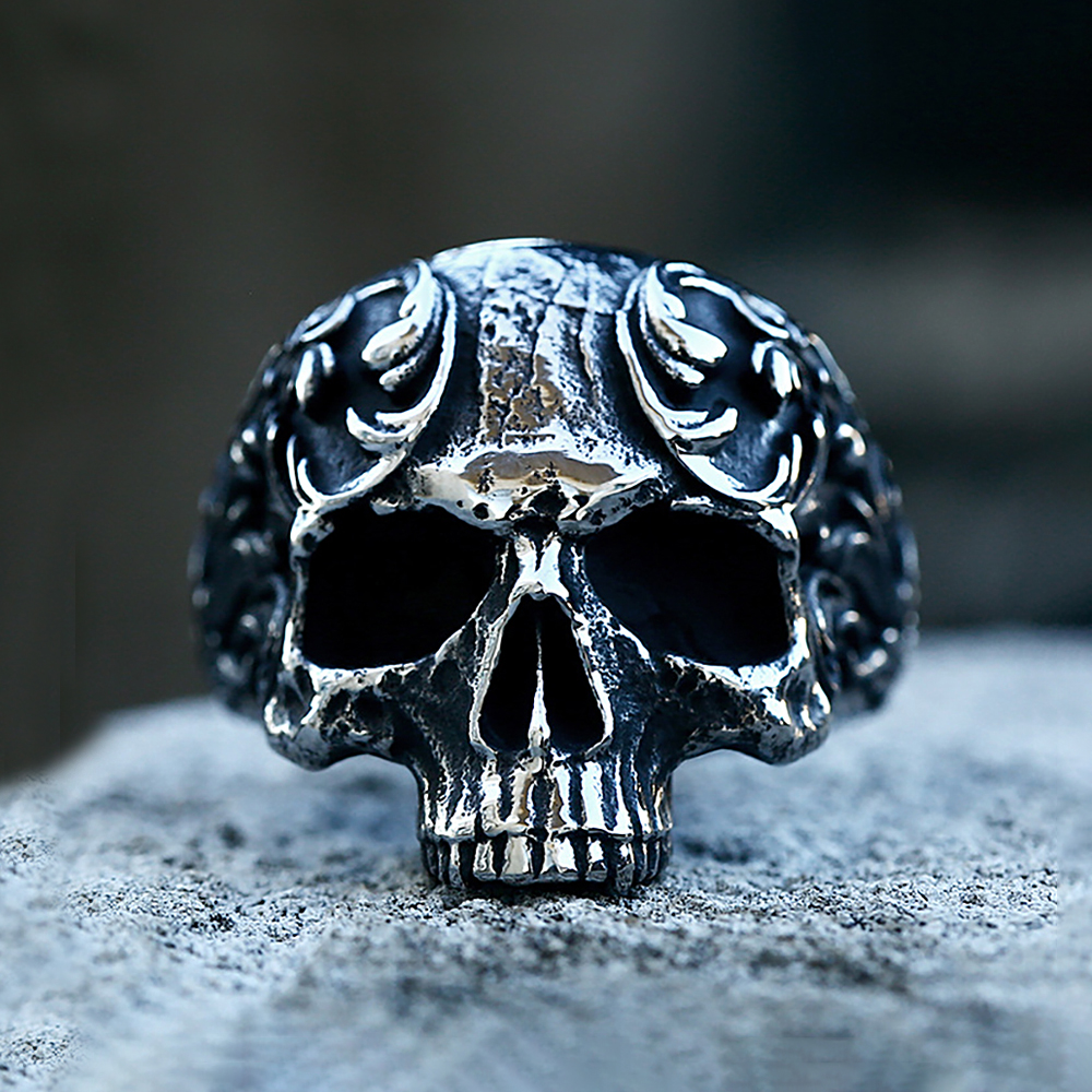Anillo de calavera tallada gótica Vintage a la para hombres y mujeres, anillos de calavera de acero inoxidable 316L Punk Hip Hop, joyería de amuleto de motorista