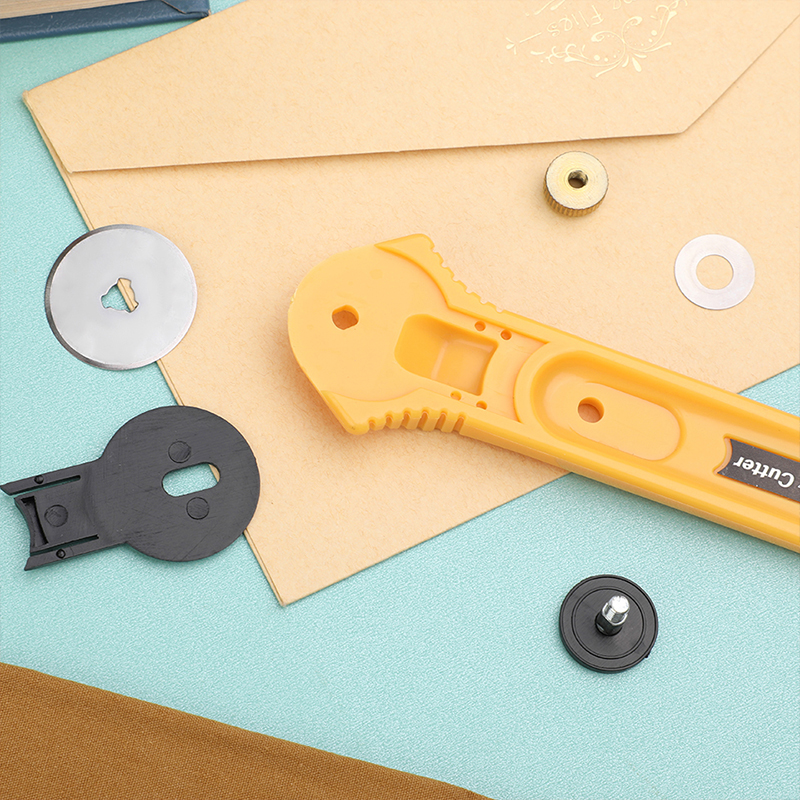 RORGETO 28/45mm Round Rotary Cutting Knife and Wordless Blades Leather Craft Stitching Roller Round Knife Cloth Cutting Knife