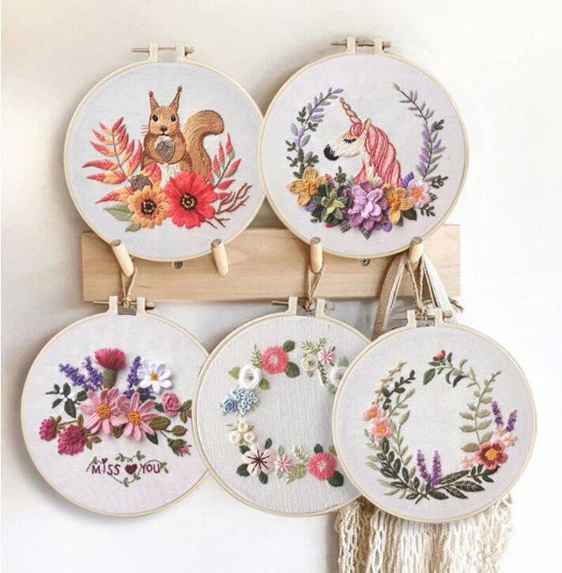 DIY Embroidery kit Handwork Needlework for Beginner Cross Stitch Embroidery With Flowers Animals Pattern English Instructions