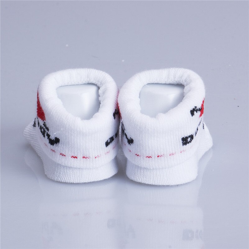 Lovely Baby Menina Menino Meias de Algodão Venda Quente Slip-resistente Meias Chão amo O Pai da Mamã do Amor Imprimir Sock Crianças Sock Para Meninos Das Meninas 0-6 M