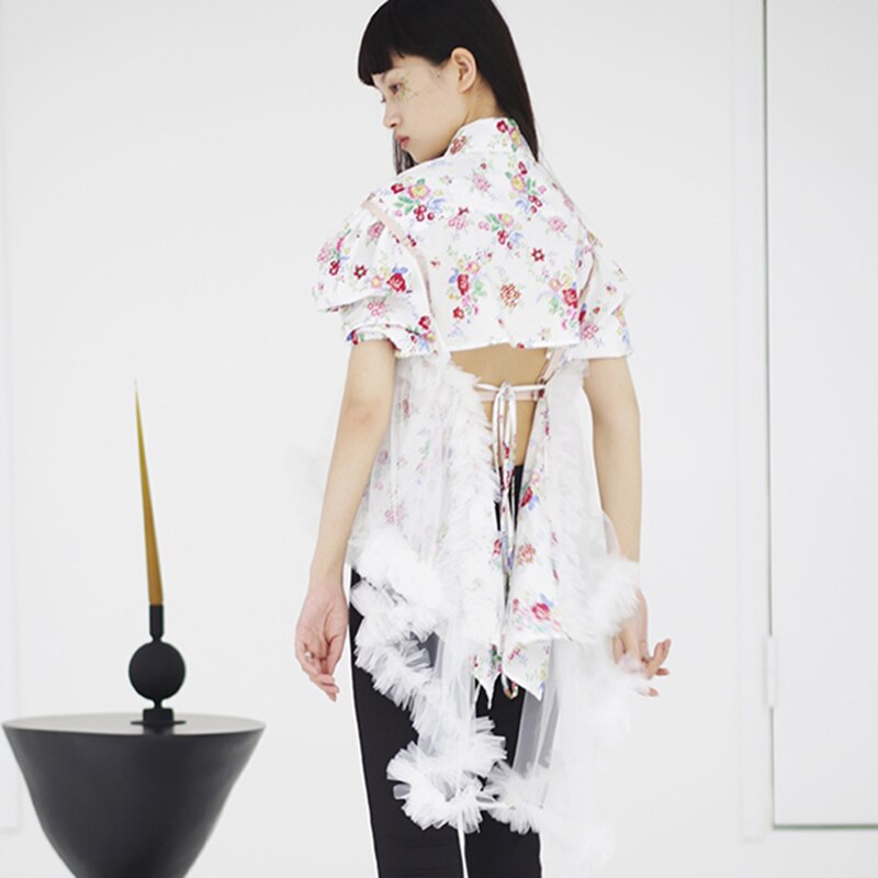 TWOTWINSTYLE-camisa de malla almazuela para mujer, cuello de solapa, Puff, estampado corto, Patchwork, volantes, dobladillo Irregular, tendencia femenina