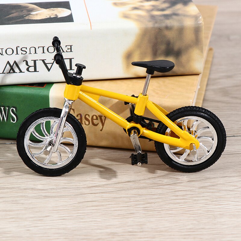 1pc Dollhouse Miniature Bicycle Sport Toys for Doll House Decoration Accessories: YL