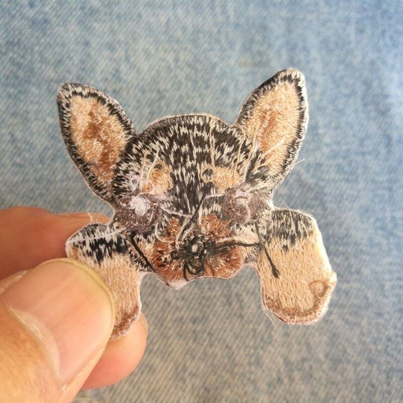 Parche de decoración bordado de tela para ordenador, 1 foto, 4,0x4,1 CM, sección bordada, bricolaje, CHIHUAHUA, perro, pegatinas