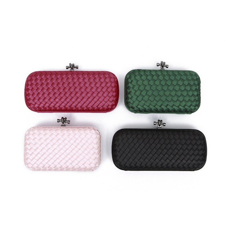 Bolsa de maquillaje de seda europea y americana tejida a mano para mujer, bolsa de maquillaje de mano para mujer, a través de la sencilla bolsa de maquillaje para Cena