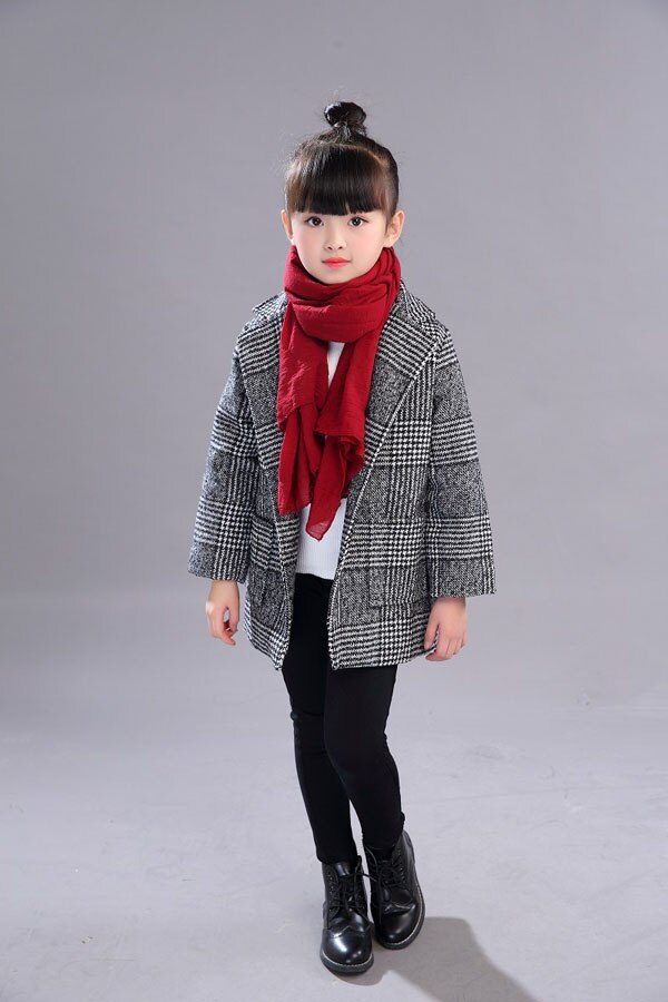 Meisje wollen jas en kinderen lange windjack