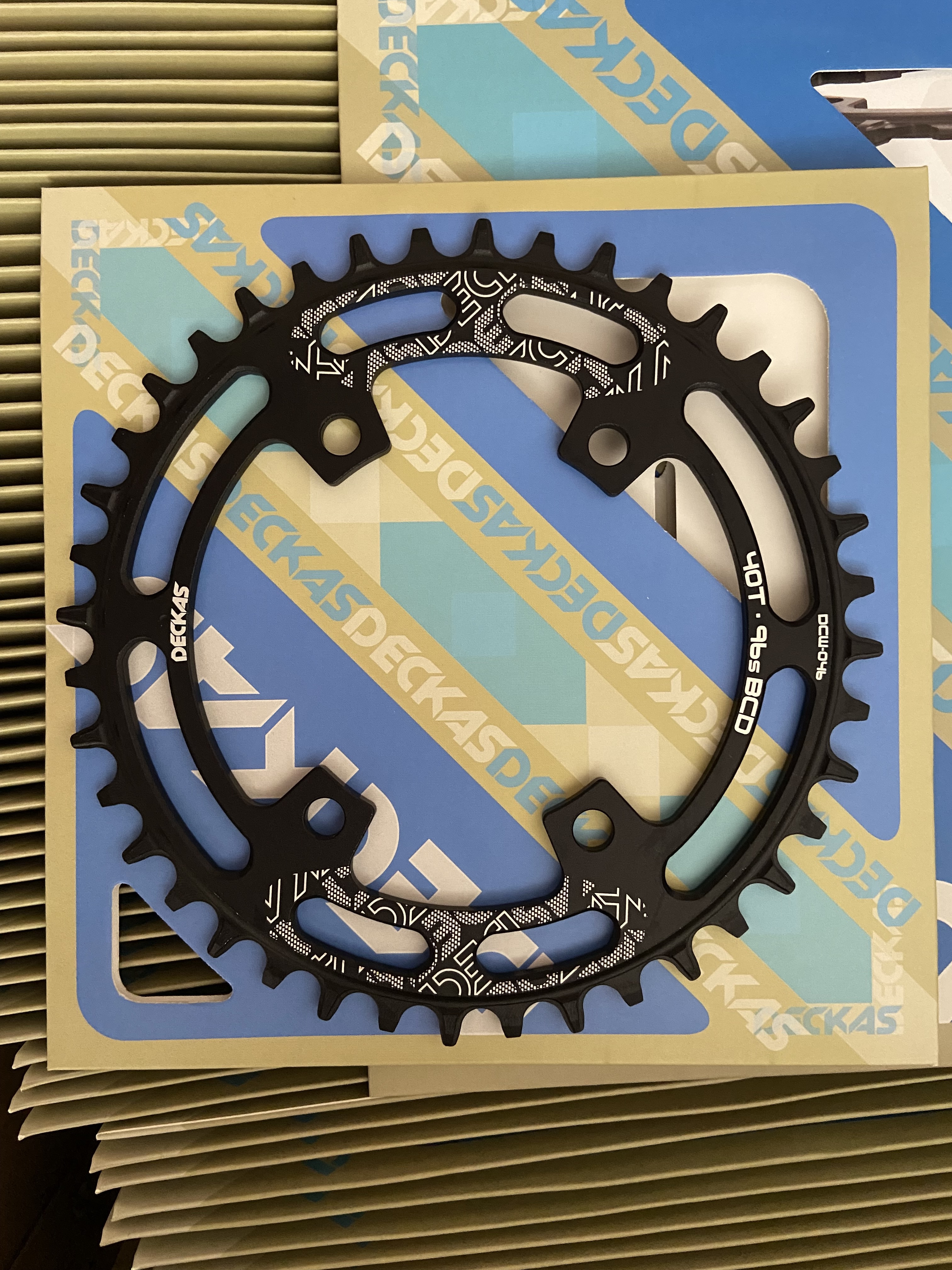 DECKAS-platos y bielas redondos asimétricos para bicicleta de montaña, 96BCD, 40T, 42T, 44T, 46T, 48T, 50T, corona, compatible con M6000, M7000, M4100, M5100: Blanco
