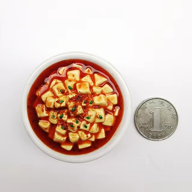 Gesimuleerde voedselkoelkastmagneten Hars geschilderde magneet Noedels Ribben Pot Leuke magneten voor koelkast Retro magnetisch handwerk: plum