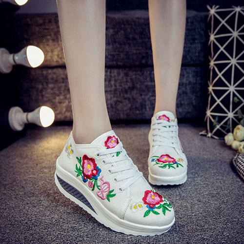 Veowalk Blumen- Stickerei frauen Leinwand Flache Plattformen Spitze hoch Damen lässig Komfort Turnschuhe Schuhe Frau Schlingpflanzen: Weiß / 11