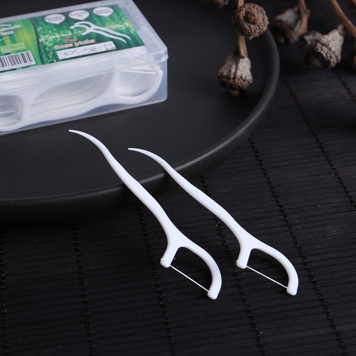 100 Pcs/Lot Disposable Dental Floss Picks Tooth Stick Interdental Brush Dental Flosser For Oral Care Gum and Teeth Cleaning Care