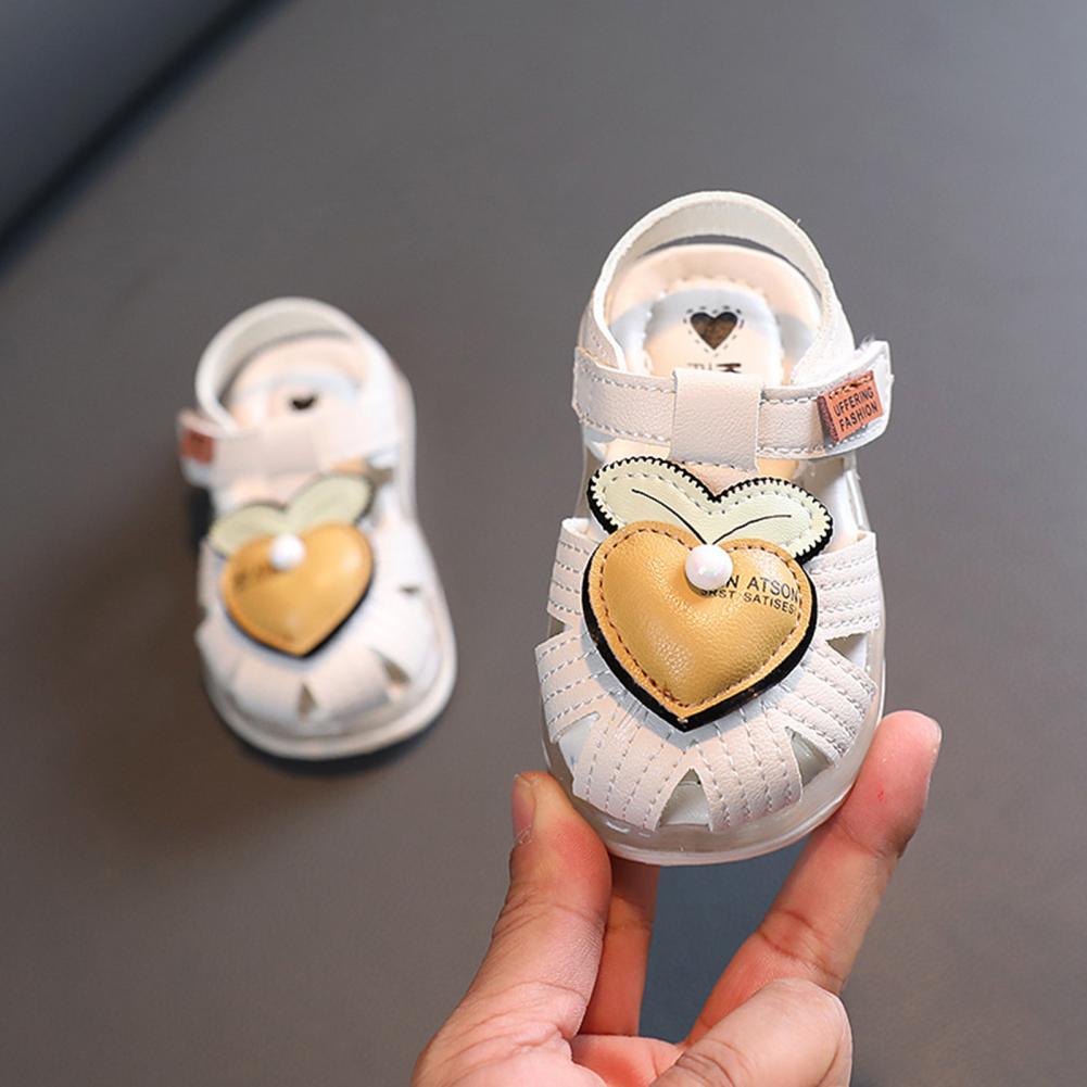 1Pair Practical Summer Beach Little Girl Sandals Summer Kids Shoes Cartoon Impact Absorption