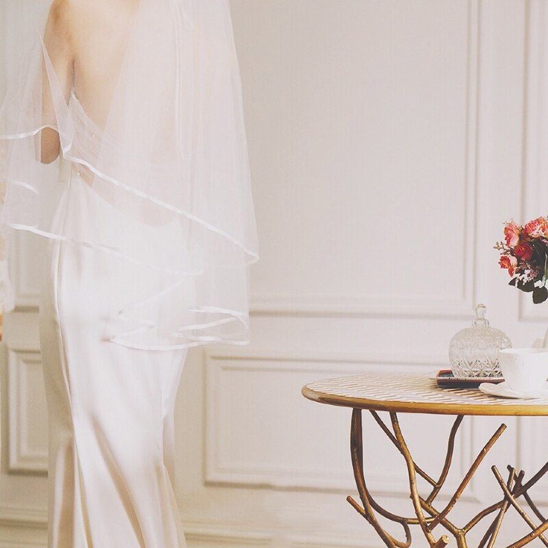 Eenvoudige en elegante bruidssluier bruids tule sluier met kam en kanten lint rand wit (wit)
