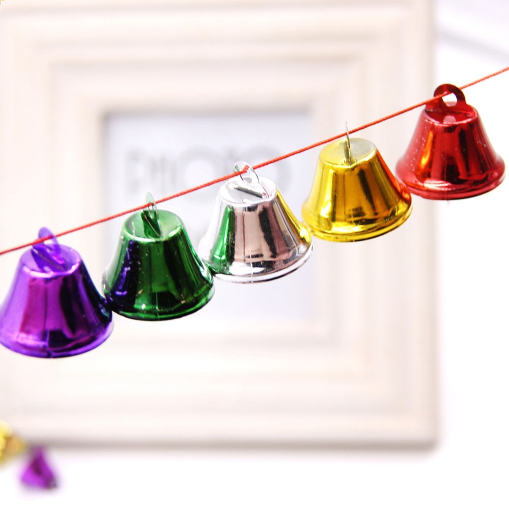 Mini campana pequeña colorida de Metal, instrumentos de percusión musicales, campana colgante, manualidades de entretenimiento, bricolaje, 10 piezas