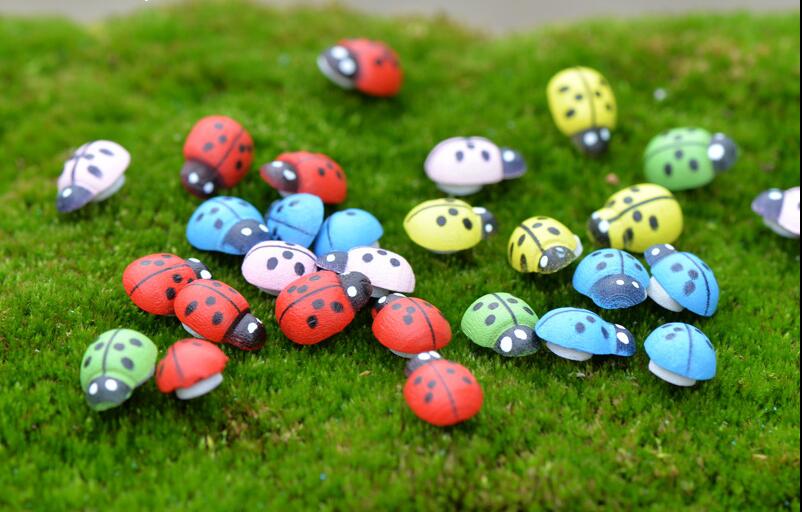 APRICOT 10pcs/lot Cute Mini Ladybugs Garden Miniatures Artificial Micro Landscape Wodden Handmade: Random mix color
