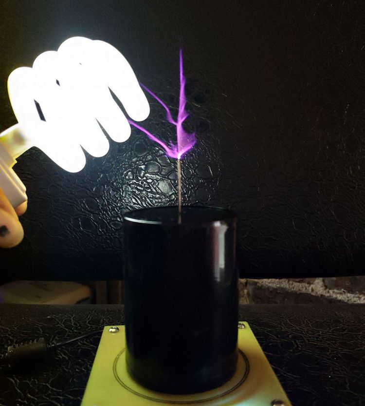 Mini Tesla coils 24V7cm artificially initiated lightning Arc hand touchable generator