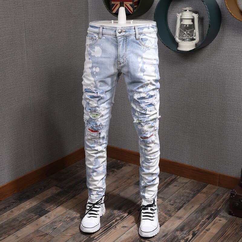 American streetwear mænd jeans slim fit ripped jeans mænd lyseblå maling hvid vask patches hip hop jeans homme: 28