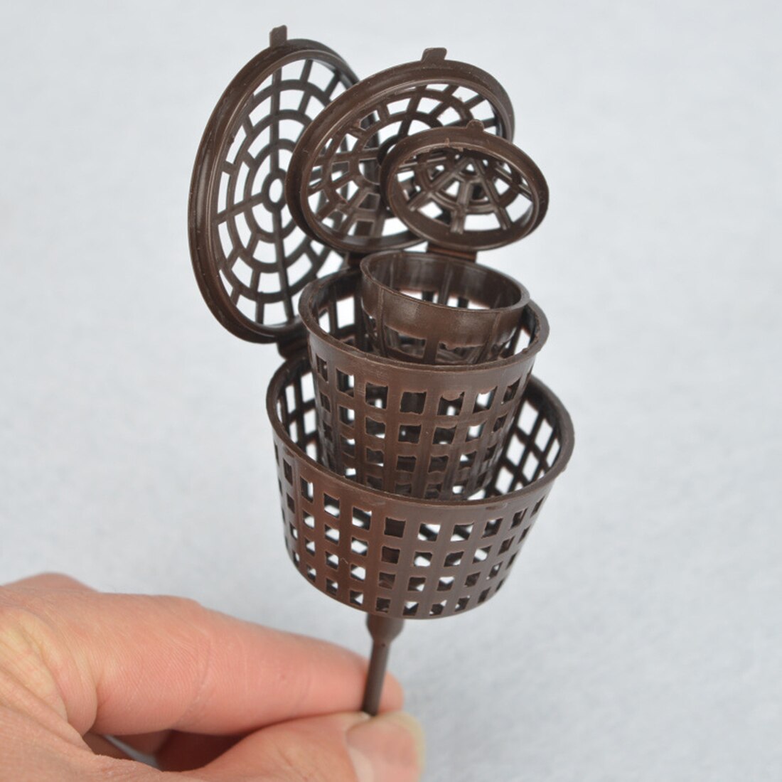 50Pcs Plastic Planting Fertilizer Baskets Bonsai Tool Fertilization With Cover Grow Box Propagation For Garden - Coffee L M S