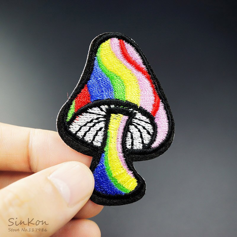 Paddestoel (Size:4.0X5.8 Cm) patch Badge Geborduurde Applique Naaien Iron Op Badges Kleding Garment Apparel Accessoires